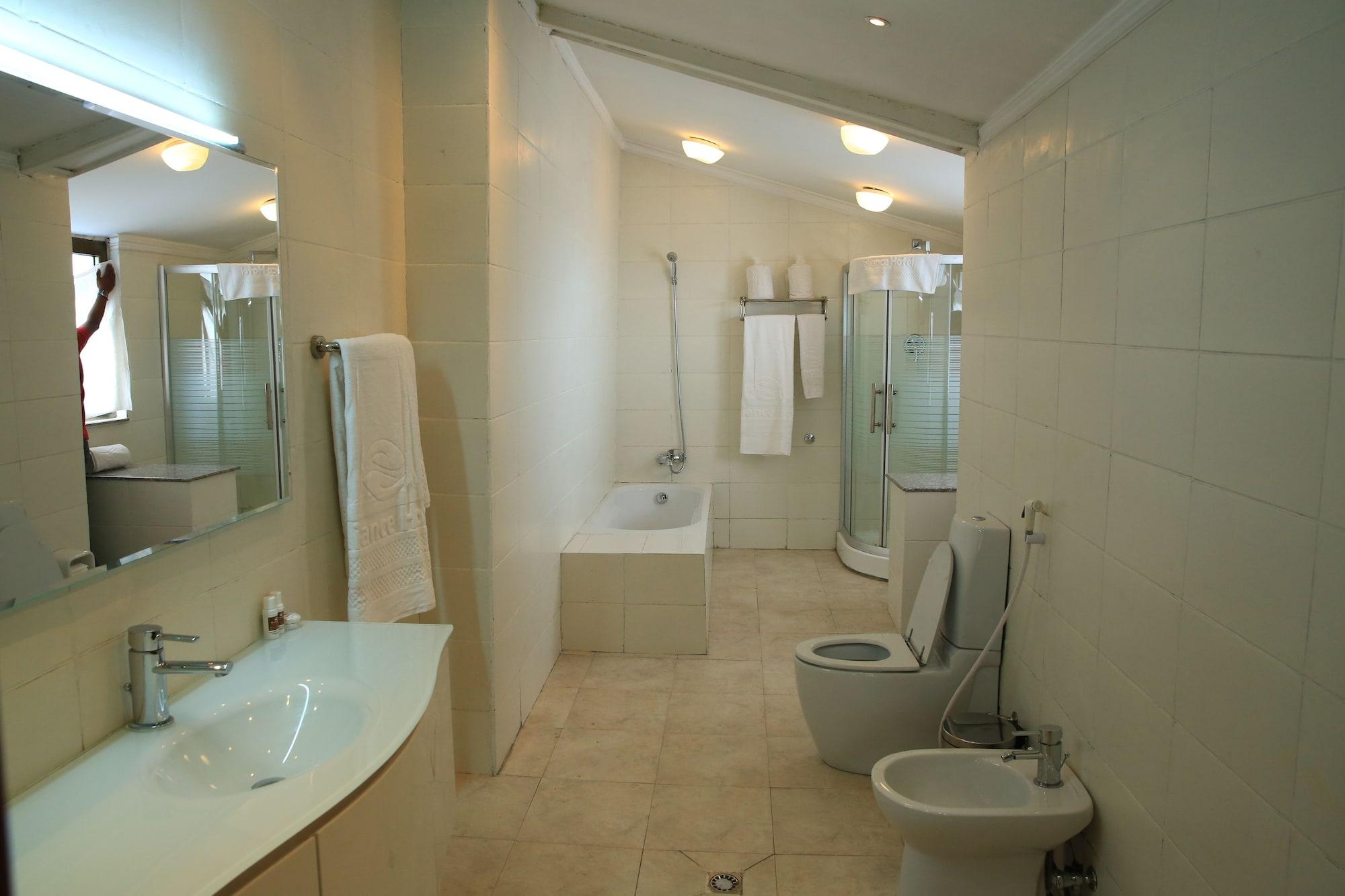 Reliance Hotel Apartment Addis Ababa Exterior photo